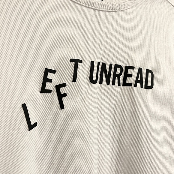 2 for $10 | H&M ‘LEFT UNREAD’ White Short Sleeve Shirt Crew Neck Women’s Medium - Picture 3 of 10